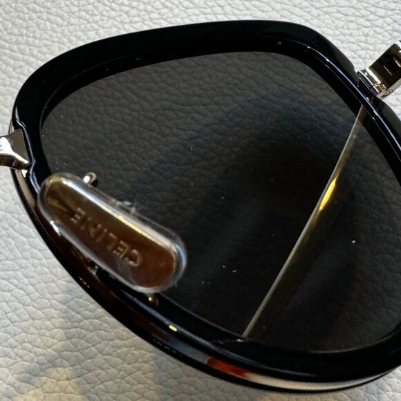 Céline - Metal Frame 22 Sunglasses in Metal and Acetate - Black Gold - Picture 6 of 6